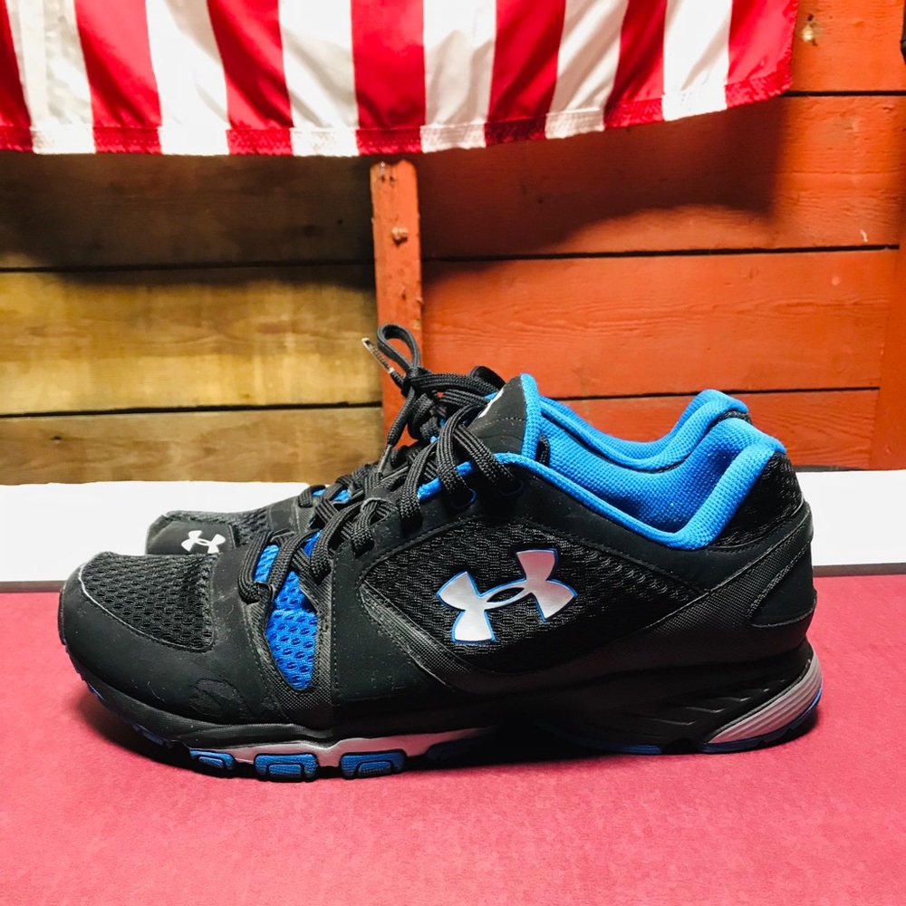 Under Amour cross trainers.